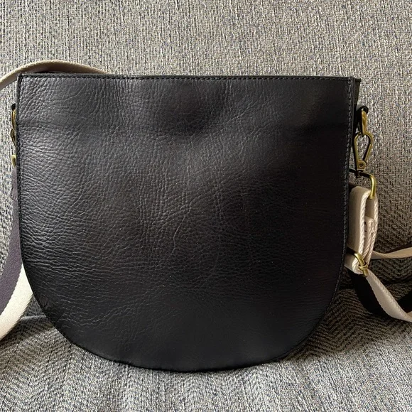 MADEWELL The Transport SaddleBag Black Leather Crossbody Sling Bag - Picture 2 of 16